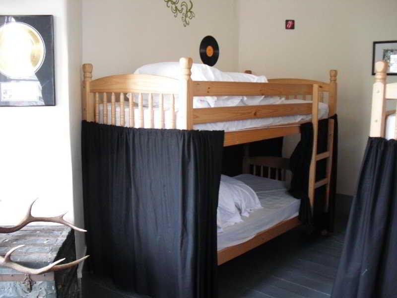 Art Roch Hostel Edinburgh Buitenkant foto